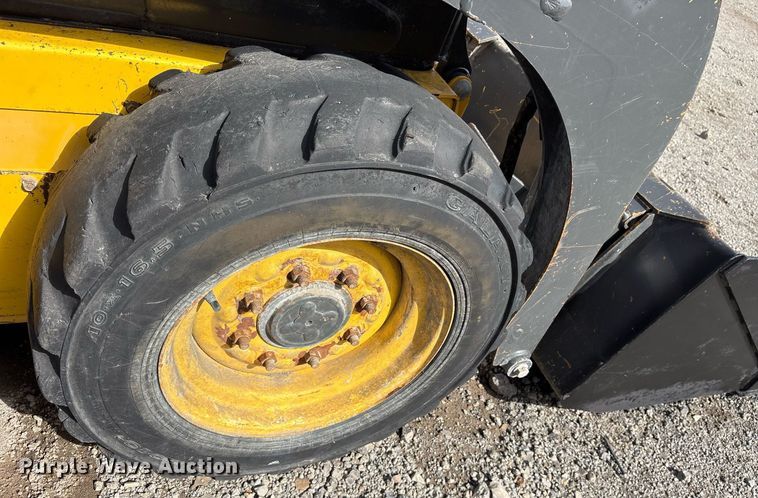 image for item OB9455 2015 New Holland L213 skid steer loader