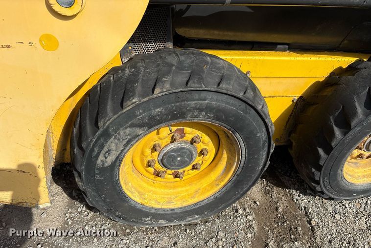 image for item OB9455 2015 New Holland L213 skid steer loader