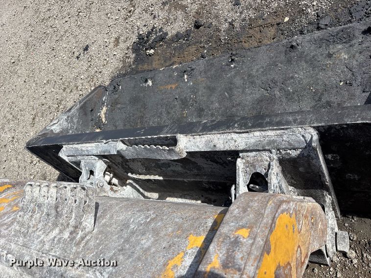 image for item OB9456 2014 Caterpillar 272D skid steer loader