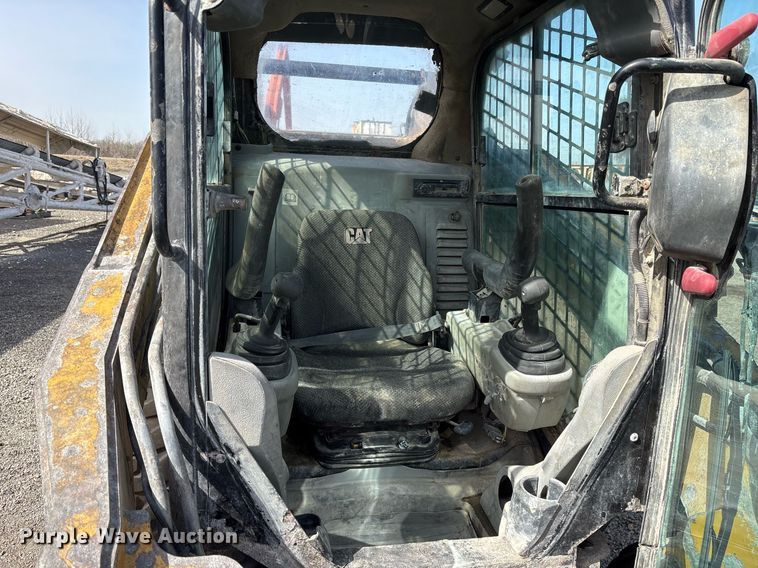 image for item OB9456 2014 Caterpillar 272D skid steer loader