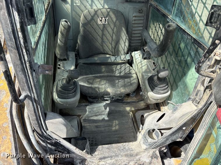 image for item OB9456 2014 Caterpillar 272D skid steer loader