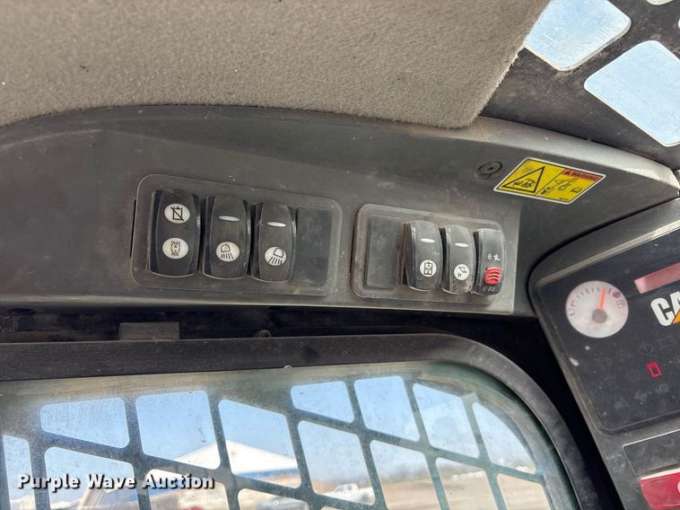 image for item OB9456 2014 Caterpillar 272D skid steer loader