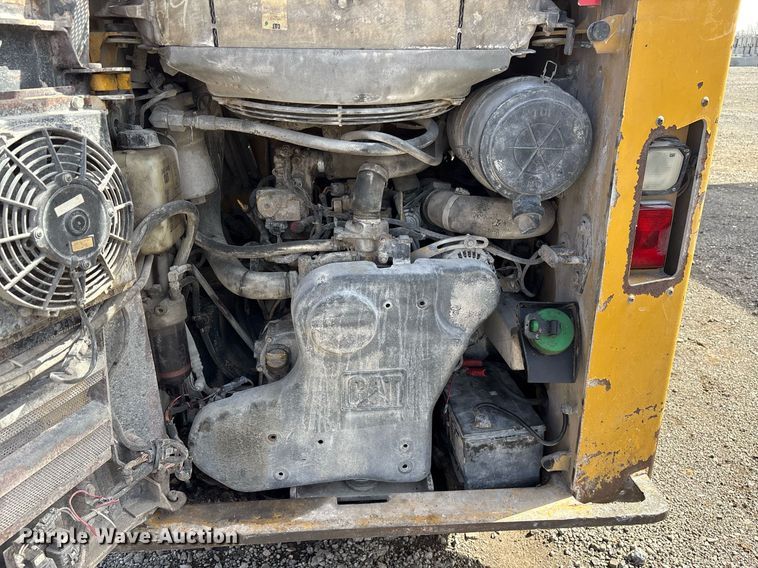 image for item OB9456 2014 Caterpillar 272D skid steer loader