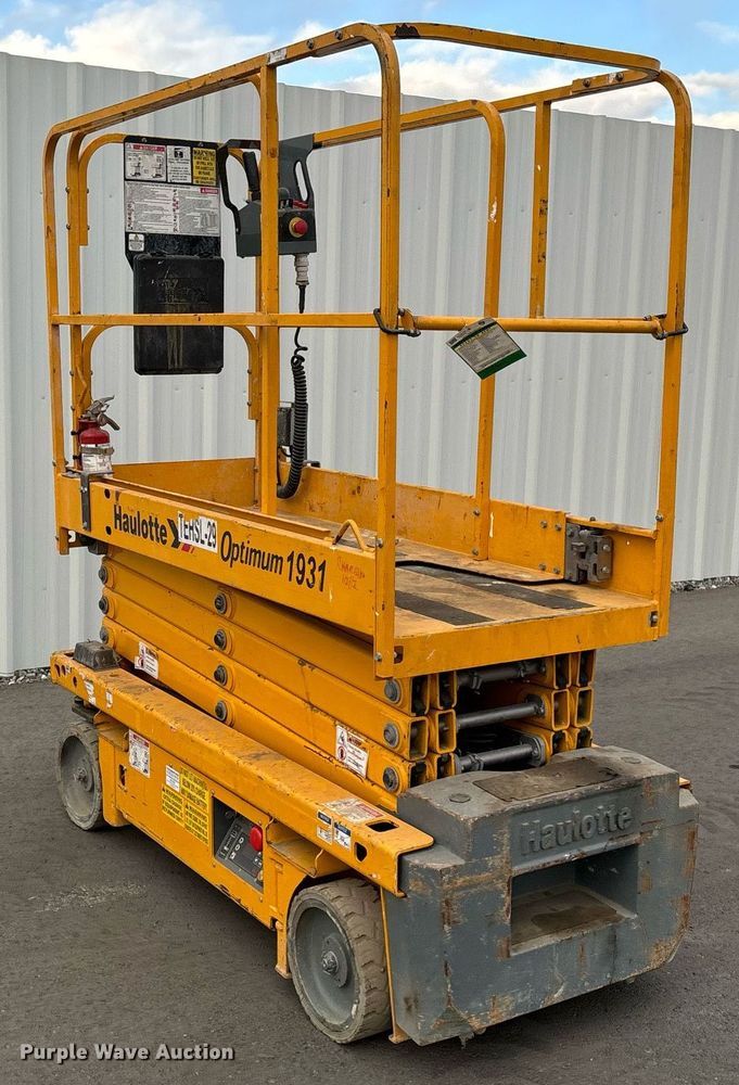 image for item YA0186 2018 Haulotte 1931E scissor lift