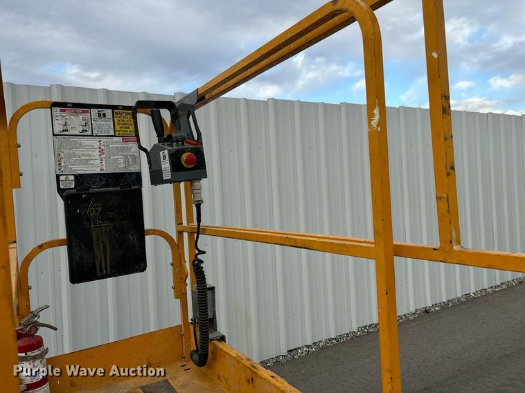 image for item YA0186 2018 Haulotte 1931E scissor lift