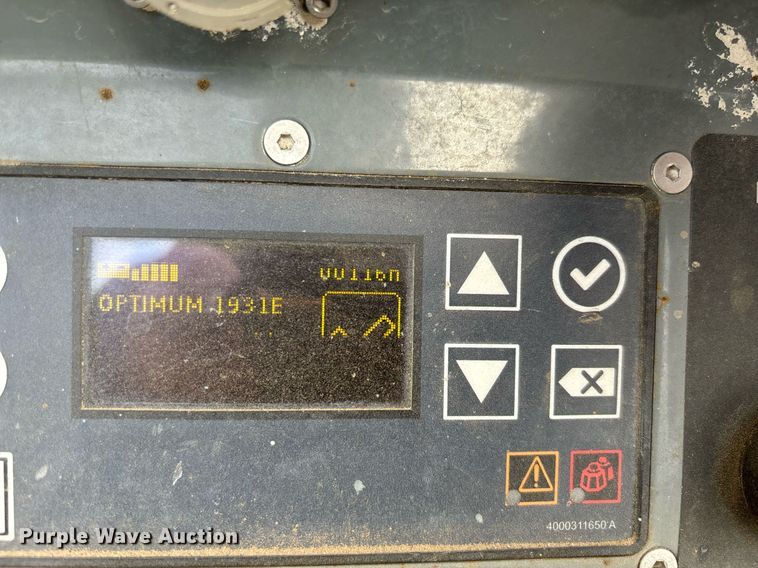 image for item YA0186 2018 Haulotte 1931E scissor lift