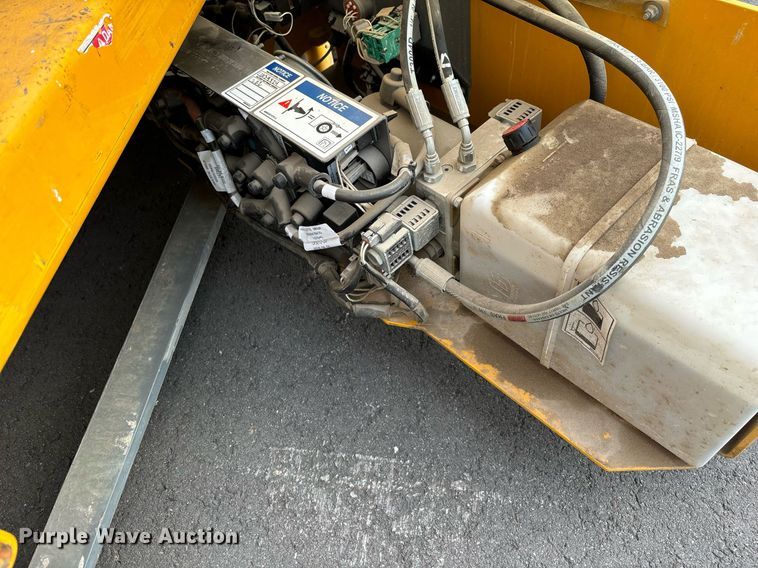 image for item YA0186 2018 Haulotte 1931E scissor lift