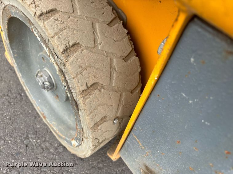 image for item YA0186 2018 Haulotte 1931E scissor lift