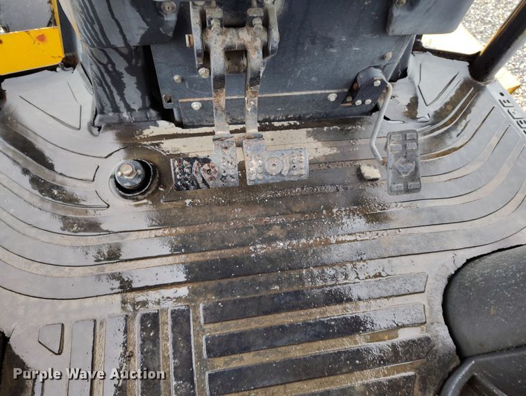 image for item YA0340 2004 John Deere  710G backhoe