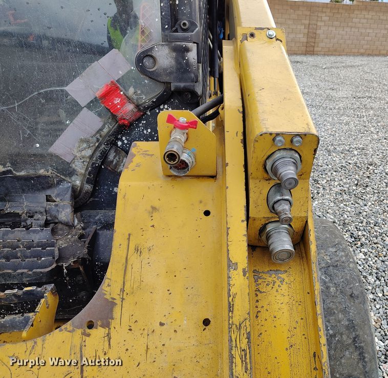 image for item YA0341 2017 Caterpillar 262D skid steer loader