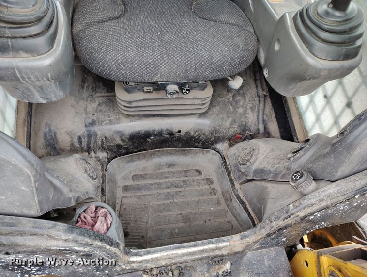 image for item YA0341 2017 Caterpillar 262D skid steer loader