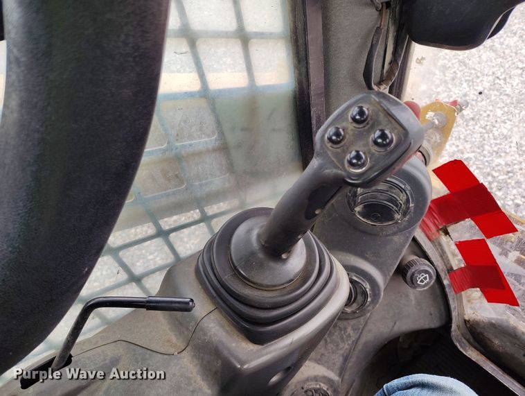 image for item YA0341 2017 Caterpillar 262D skid steer loader