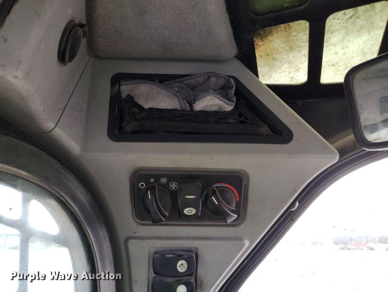 image for item YA0341 2017 Caterpillar 262D skid steer loader