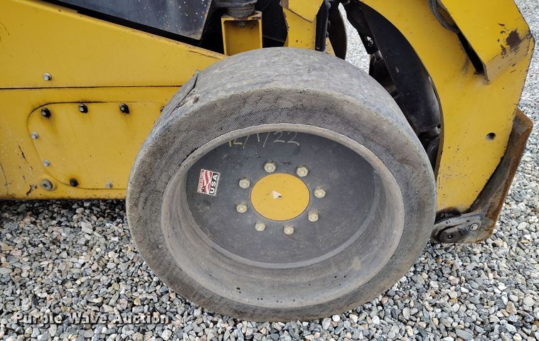 image for item YA0341 2017 Caterpillar 262D skid steer loader