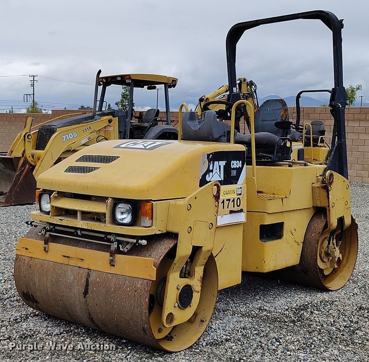 image for item YA0342 2011 Caterpillar CB34 XW double drum vibratory roller