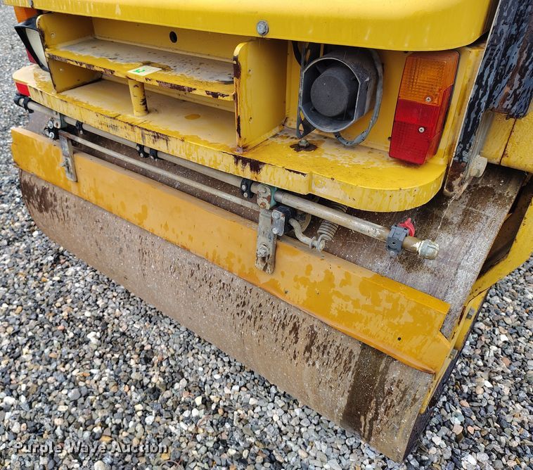 image for item YA0342 2011 Caterpillar CB34 XW double drum vibratory roller
