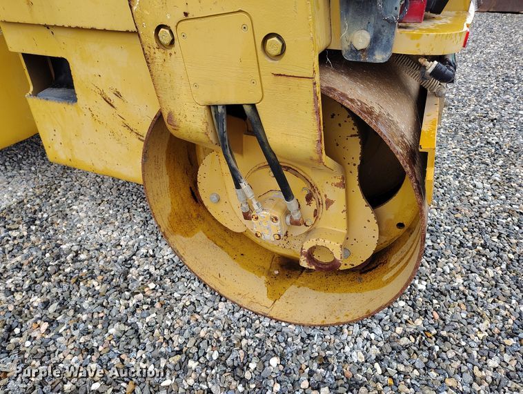 image for item YA0342 2011 Caterpillar CB34 XW double drum vibratory roller