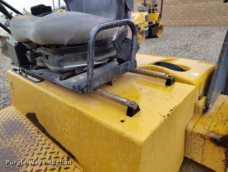 image for item YA0342 2011 Caterpillar CB34 XW double drum vibratory roller