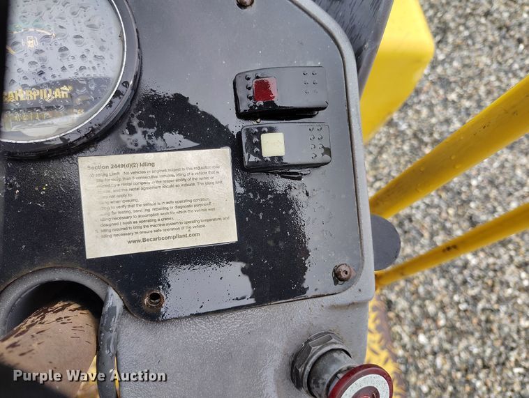 image for item YA0343 2005 Caterpillar CB-224E double drum vibratory roller