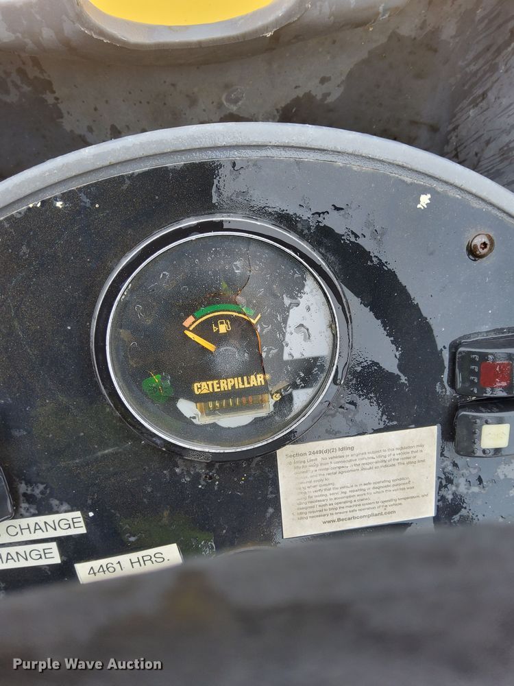 image for item YA0343 2005 Caterpillar CB-224E double drum vibratory roller