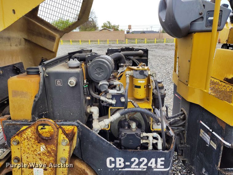 image for item YA0343 2005 Caterpillar CB-224E double drum vibratory roller