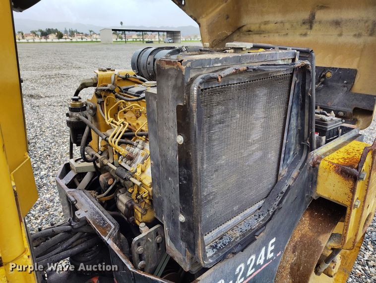 image for item YA0343 2005 Caterpillar CB-224E double drum vibratory roller