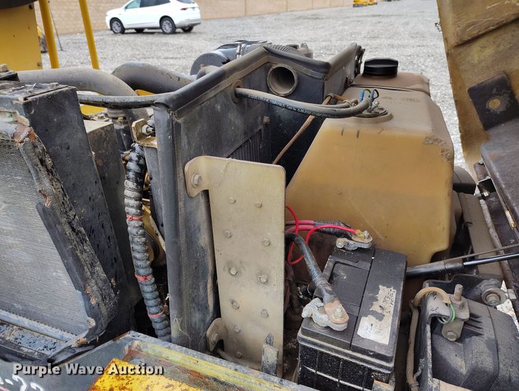 image for item YA0343 2005 Caterpillar CB-224E double drum vibratory roller