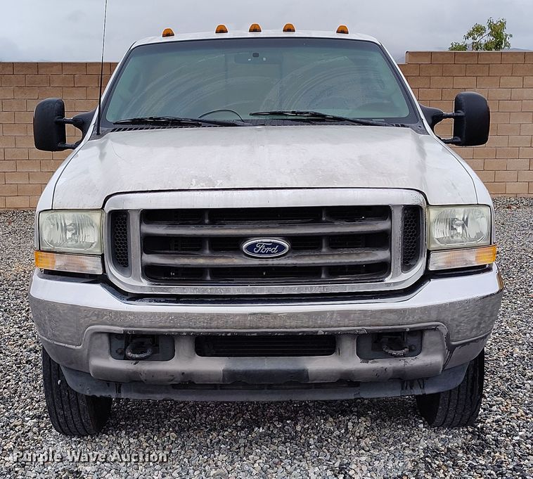 image for item YA0344 2003 Ford F550 Super Duty XL truck cab and chassis