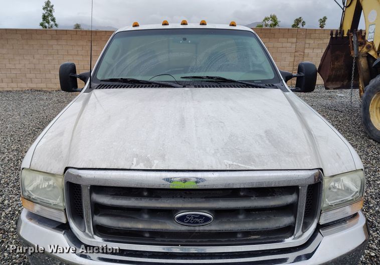 image for item YA0344 2003 Ford F550 Super Duty XL truck cab and chassis