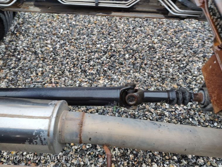 image for item YA0344 2003 Ford F550 Super Duty XL truck cab and chassis