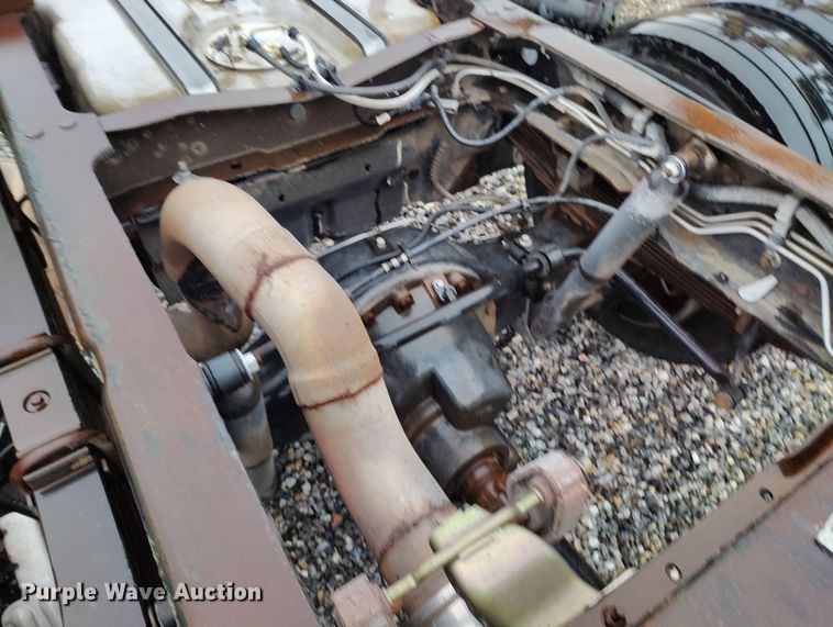 image for item YA0344 2003 Ford F550 Super Duty XL truck cab and chassis