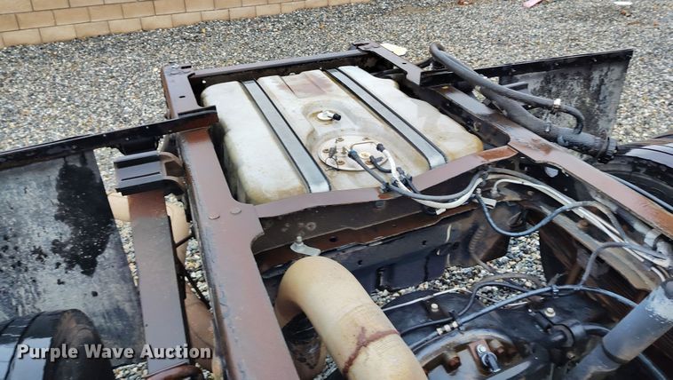 image for item YA0344 2003 Ford F550 Super Duty XL truck cab and chassis