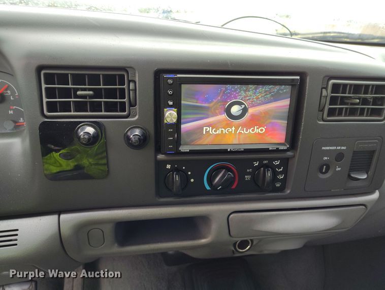 image for item YA0344 2003 Ford F550 Super Duty XL truck cab and chassis