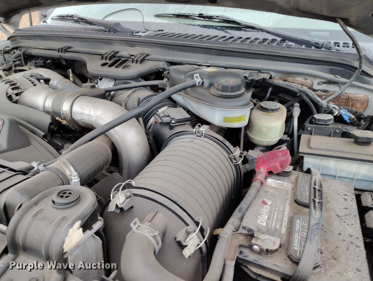 image for item YA0344 2003 Ford F550 Super Duty XL truck cab and chassis