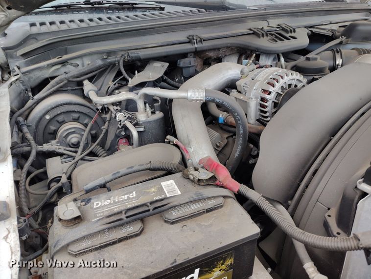 image for item YA0344 2003 Ford F550 Super Duty XL truck cab and chassis