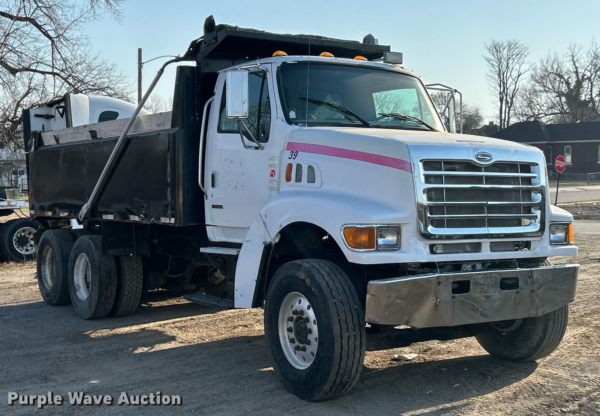 1999 Sterling L8511 dump truck in East St. Louis, IL | Item