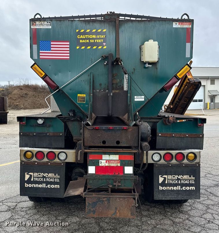 image for item DH9867 2011 International 7400 spreader truck