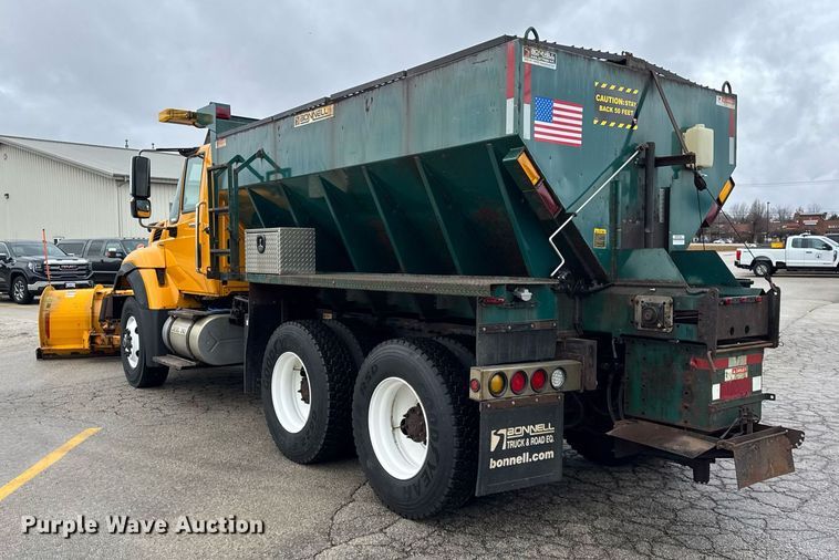 image for item DH9867 2011 International 7400 spreader truck