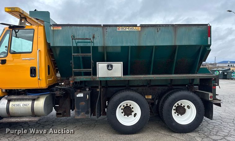 image for item DH9867 2011 International 7400 spreader truck