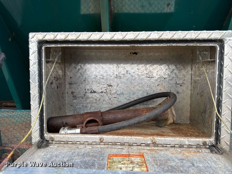 image for item DH9867 2011 International 7400 spreader truck