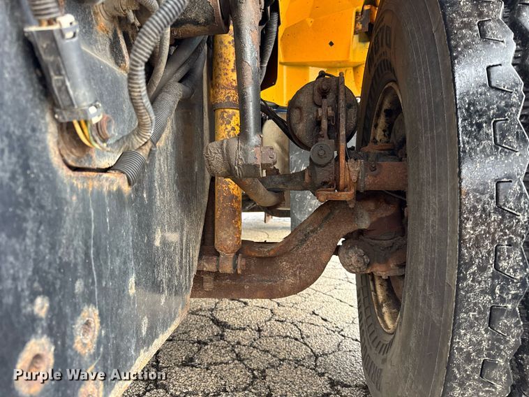 image for item DH9867 2011 International 7400 spreader truck