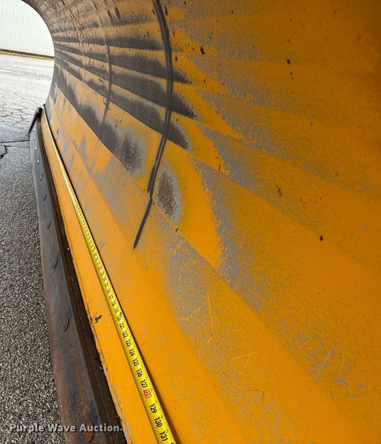 image for item DH9867 2011 International 7400 spreader truck