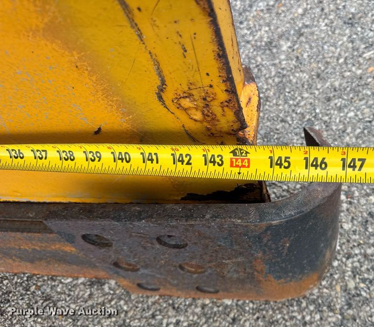 image for item DH9867 2011 International 7400 spreader truck