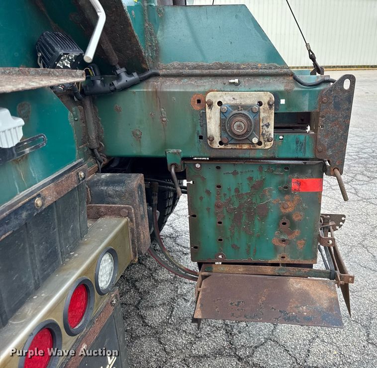 image for item DH9867 2011 International 7400 spreader truck