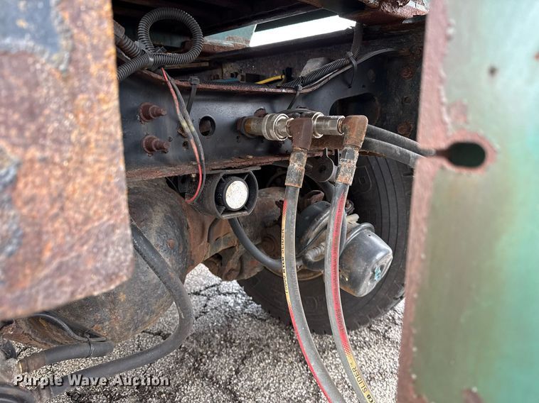 image for item DH9867 2011 International 7400 spreader truck