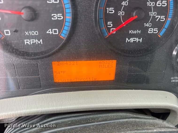 image for item DH9867 2011 International 7400 spreader truck