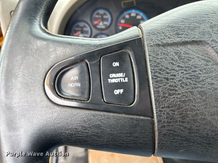 image for item DH9867 2011 International 7400 spreader truck