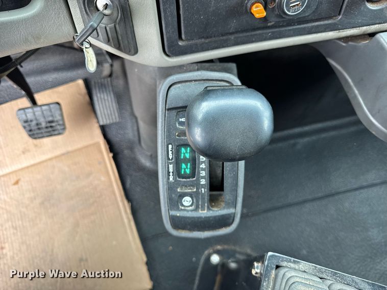 image for item DH9867 2011 International 7400 spreader truck