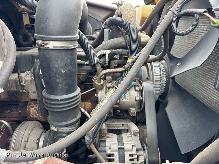 image for item DH9867 2011 International 7400 spreader truck