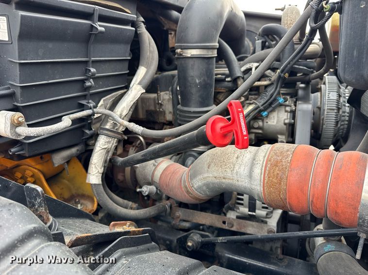 image for item DH9867 2011 International 7400 spreader truck